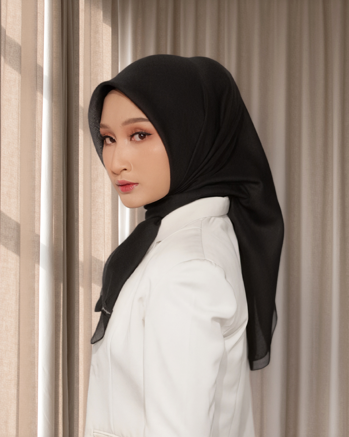 VOGUE PREMIUM SQUARE BLACK