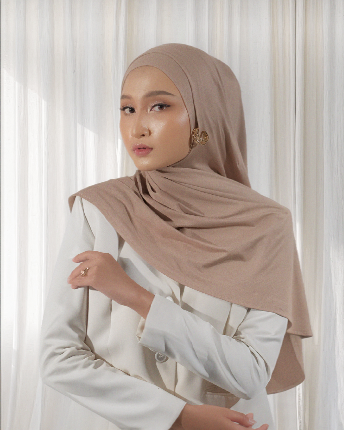 CURVE VOGUE MALAY SQUERE KHAKY